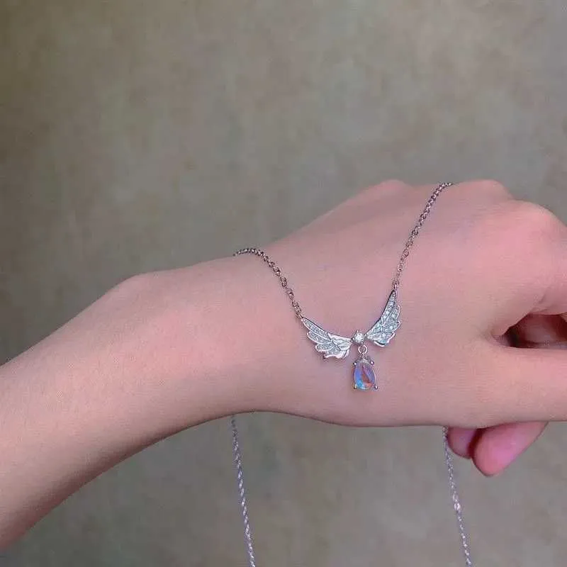 Colliers pendentifs rétro papillon doré en acier inoxydable avec chaîne serpent et breloque tendance pour femmes_voghion.com
