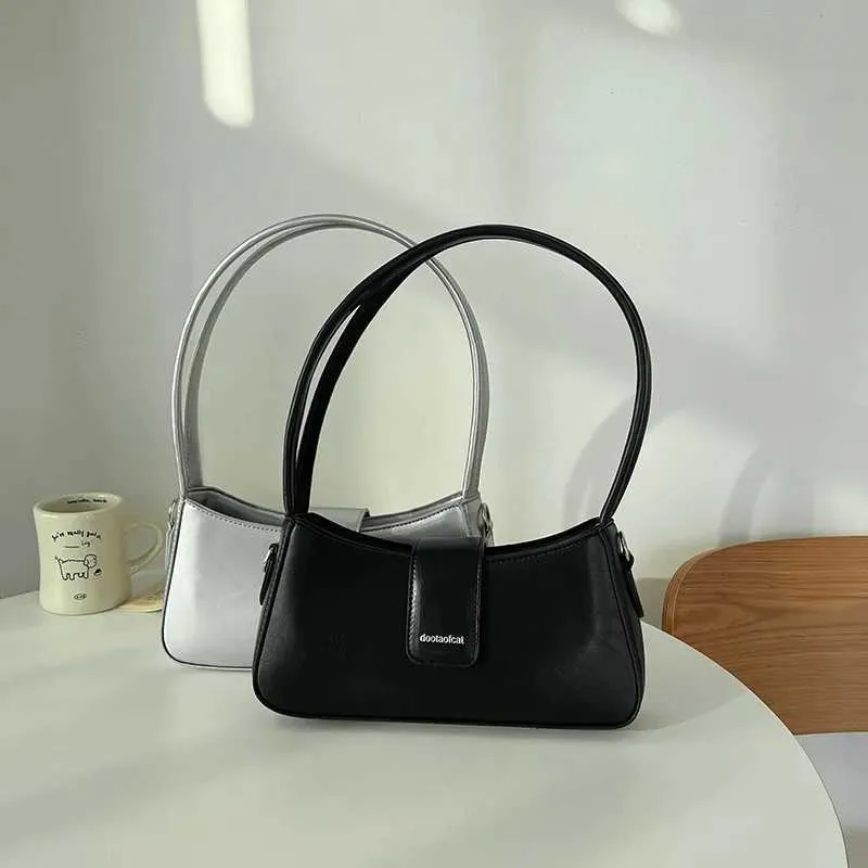 Fashion Shoulder Axillary Solid Color Niche Black Small Square Bag Leisure Versatile Lady Commuter Bags Crossbody_voghion.com