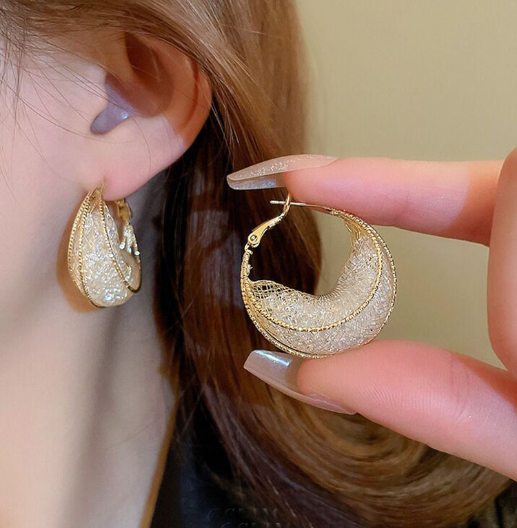 Boucles d'oreilles pendantes classiques maille fine scintillante_voghion.com