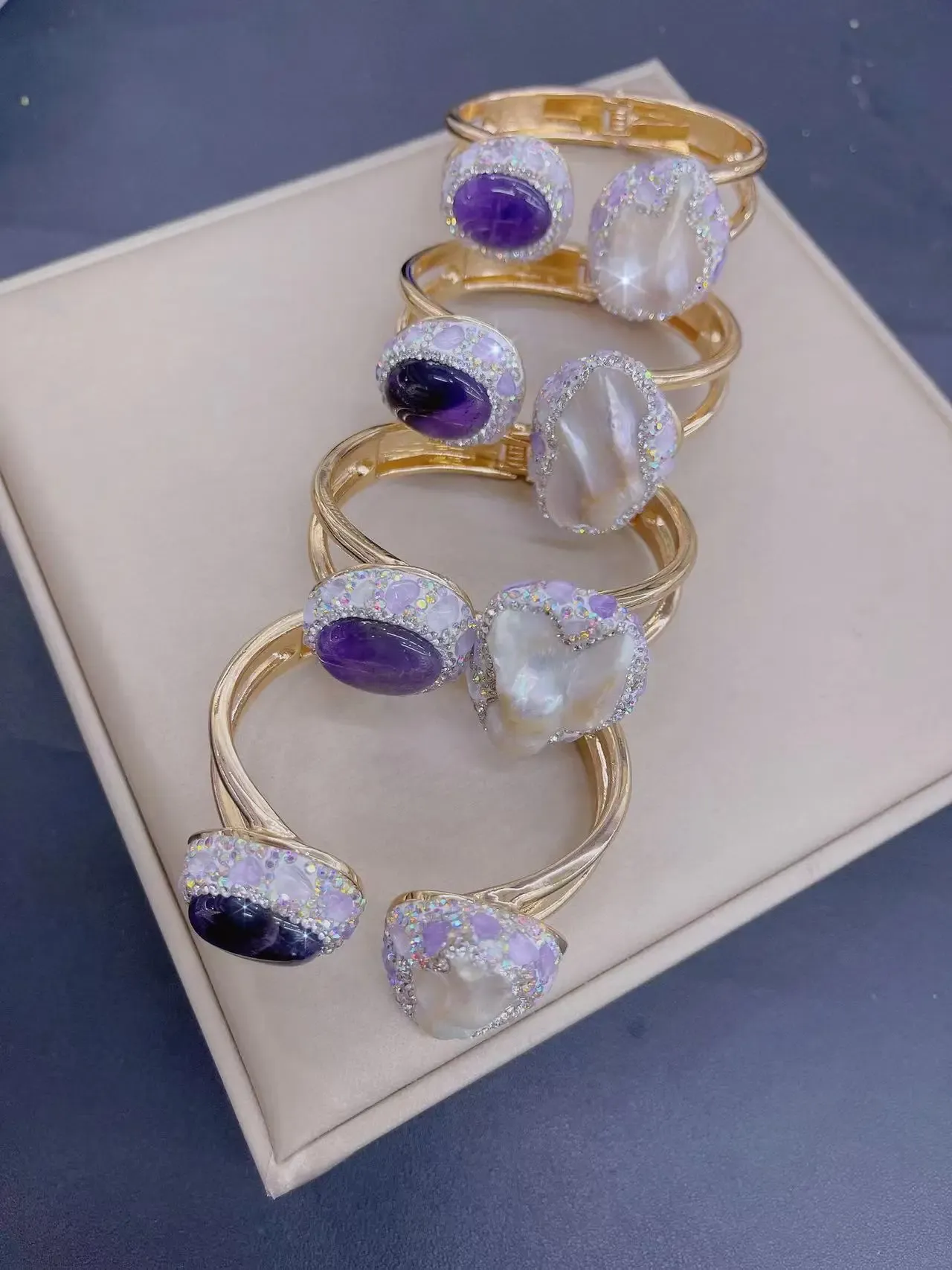 Natural Baroque Pearl Bracelet for Women Raw Stone Amethyst Set with Czech Diamonds Jewelry_voghion.com