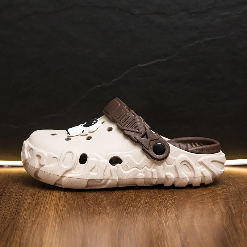 Two-color Hole Sandals For Men Lightweight Comfortable Slippers_voghion.com