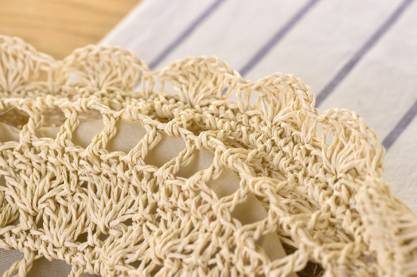 Semplice borsa di paglia a spalla singola rotonda cava, borsa da spiaggia con fiori intrecciati a mano, borsa da spiaggia_voghion.com