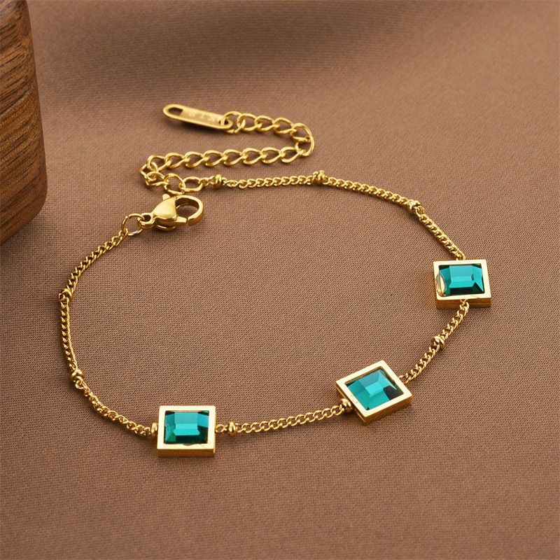 Heißer Selg Instagram-Trend, Nischendesign, Titanstahlarmband, goldenes Quadrat, smaragdgrüner Schmuck_voghion.com