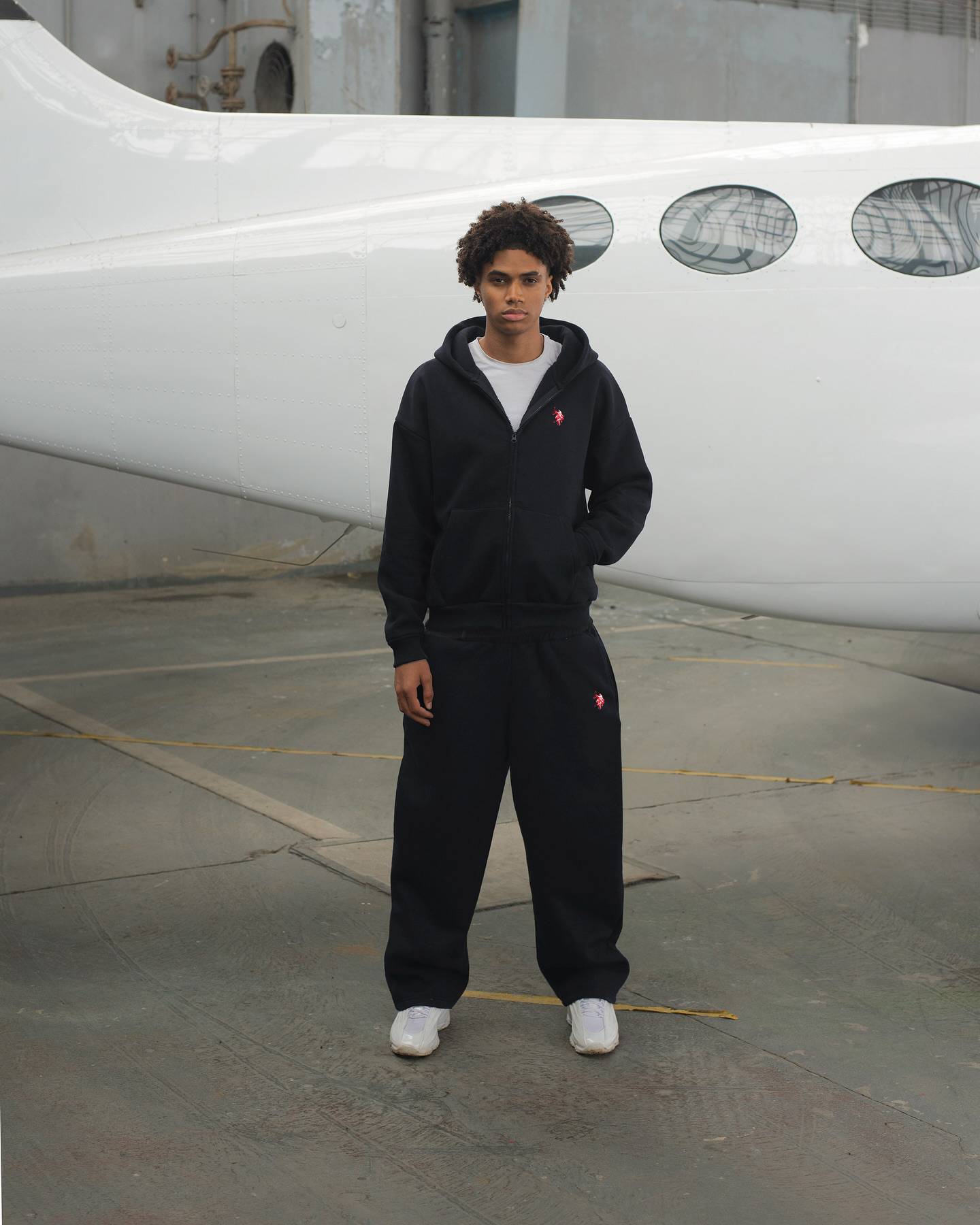 Retro Embroidered Hoodie And Sweatpants Set For Men – Streetwear Pullover With Zipper & Long Sleeves (Black/Grey)