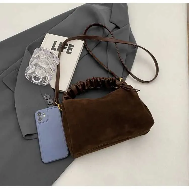 Sacs à bandoulière légers en PU pour femmes avec fermeture éclair tendance 2024 Design à plis tendance Bolsas Para MujeresC241103_voghion.com
