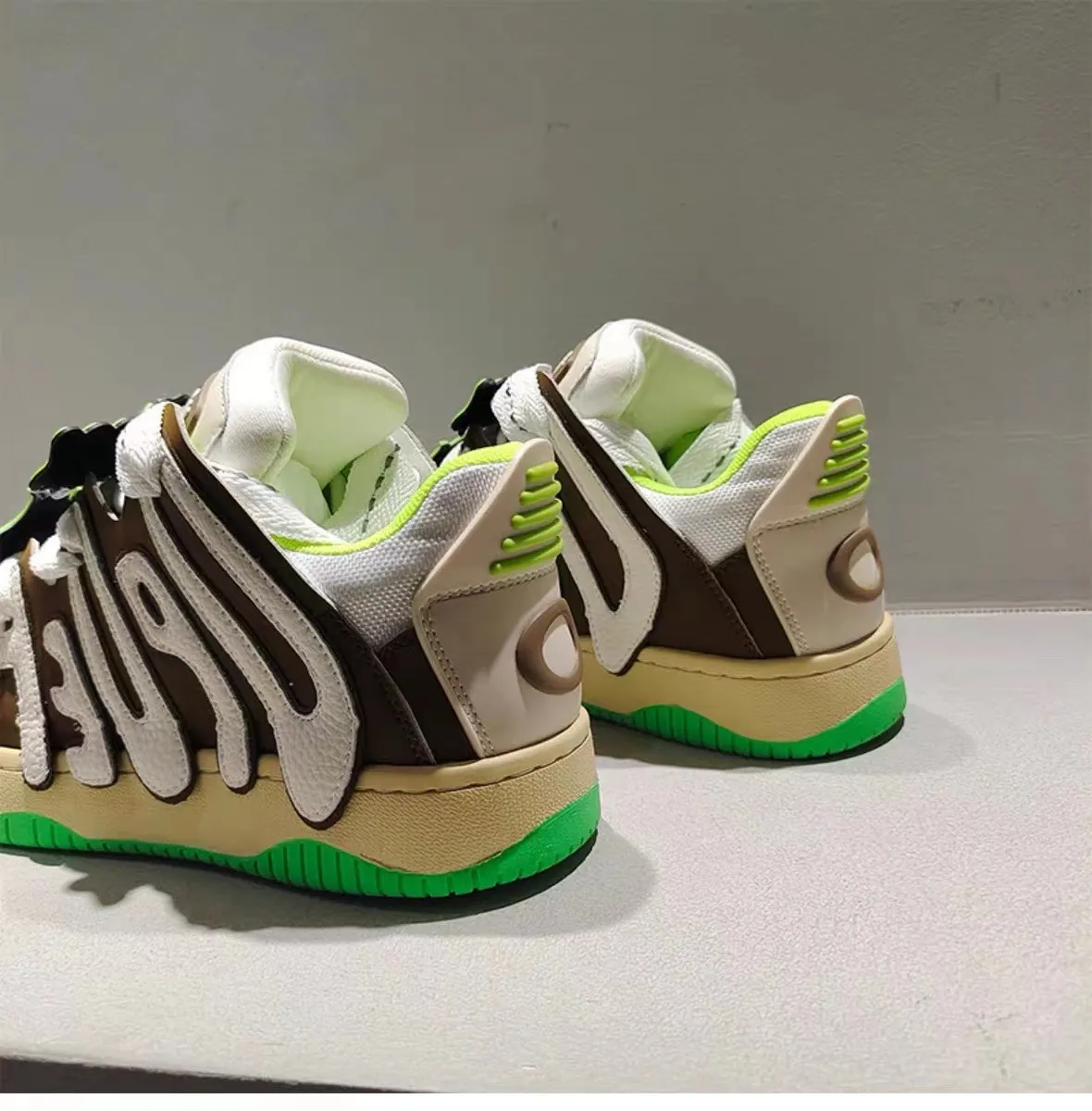Thick Soled Round Toe Sponge Cake Couple Style Sneakers With Breathable Mh Comfortable And Versatile Casual Sports_voghion.com