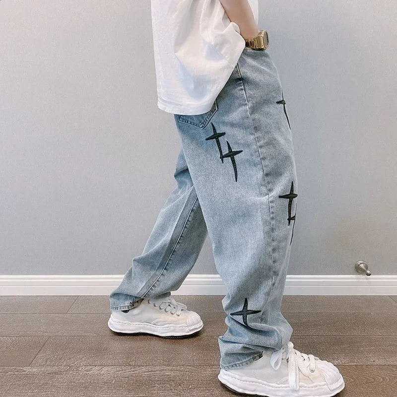 Drucke Herren Street Kleidung Tasche Weite Bein Jeans Koreanische Mode Kleid Gerade Beiläufige Lose Cowboy Cargo Hose 240911_voghion.com