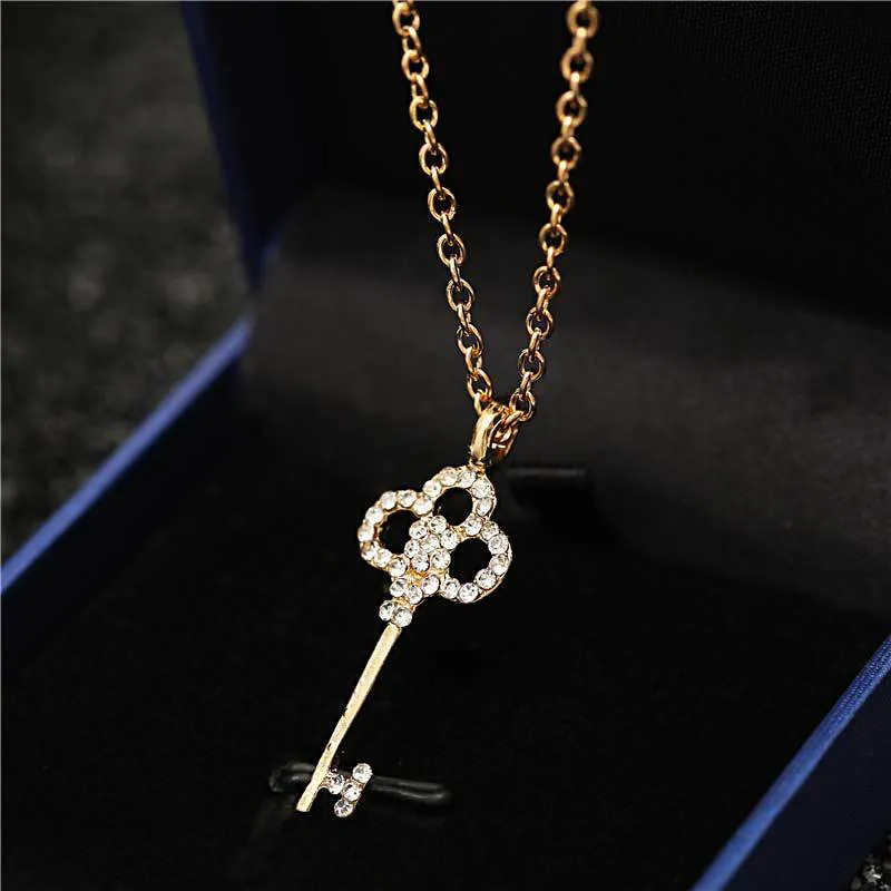 Collane con ciondolo Moda Creativa Collana con chiave per donne Affascinanti Signore Matrimonio Zircone Oro Catena clavicola Romantico_voghion.com