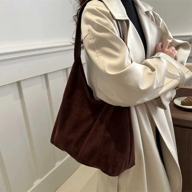 Retro womens large capacity suede shoulder bag solid color simple design casual shopping handbag Y241123_voghion.com