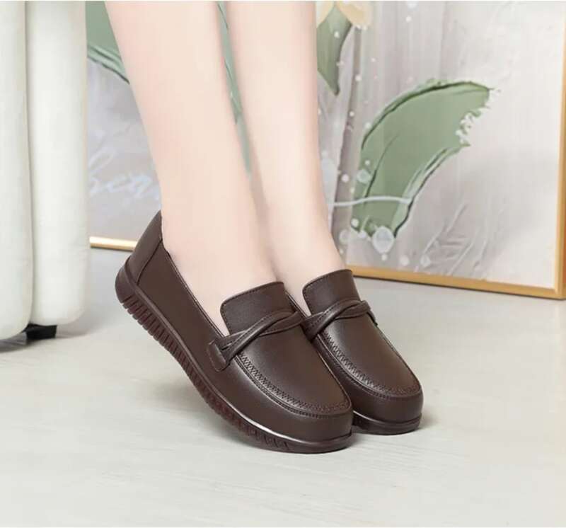 AIYUQI Female Flats Genuine Leather Spring Round Head Casual Large Size Women's Mom Shoes_voghion.com