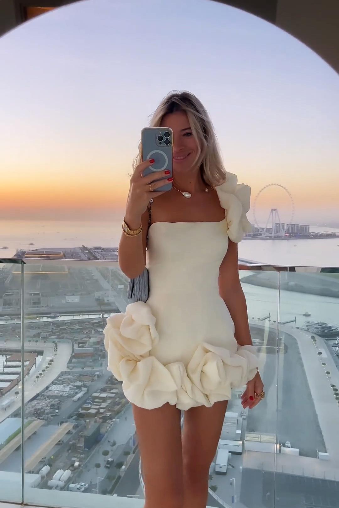 Robe d'été pour femmes, robe à volants à la taille avec boutons floraux, bandeau à une épaule, jupe de hanche_voghion.com