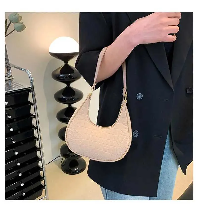 2023 mode Frauen Koreanische Neue Stein Muster Unterwäsche Casual Schulter Filz Einfarbig Handtasche Crescent Sattel Tasche_voghion.com