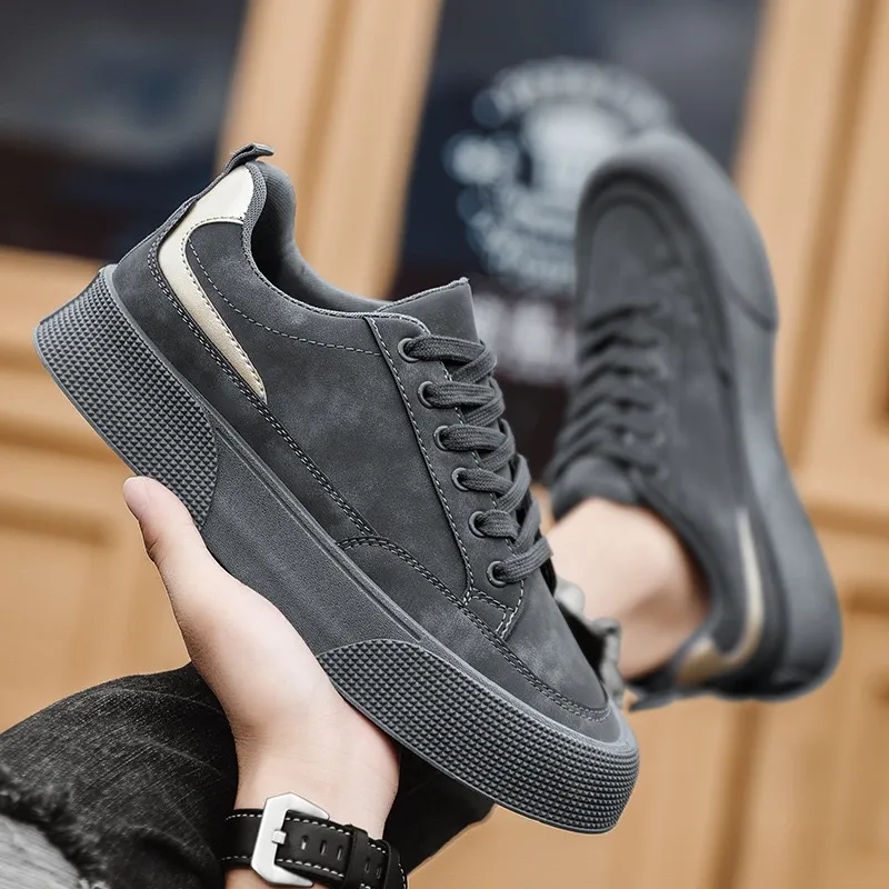 Nuevos zapatos de primavera 2024 suaves, informales, versátiles, para el trabajo, para hombre, con protección laboral, suela gruesa, resistentes al desgaste y de moda_voghion.com