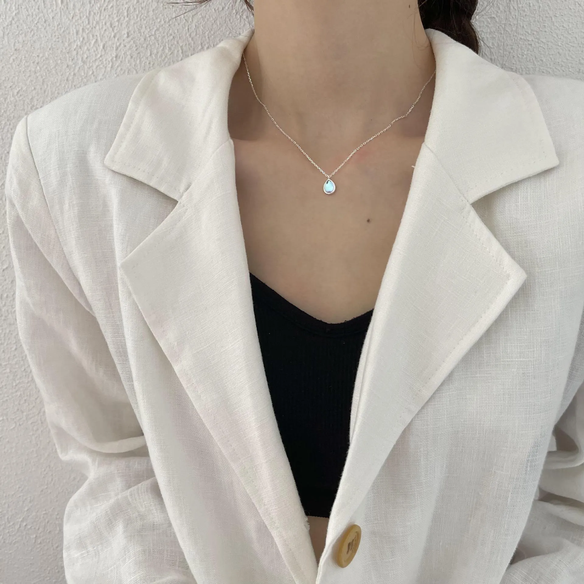 Chaînes Amaiyllis Sterling Sier Collier minimaliste en forme de goutte d'eau Personnalité simple Accessoires sauvages Bijoux_voghion.com