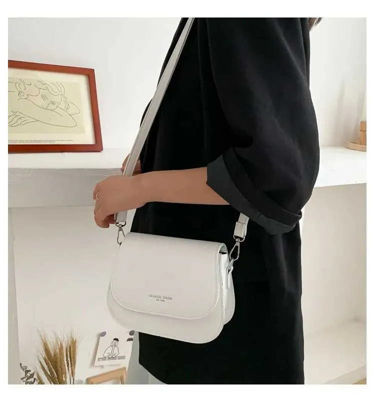 Sac à bandoulière tendance en cuir PU pour femme, sacoche à rabat de couleur unie, simple, à la mode, pochette C241021_voghion.com