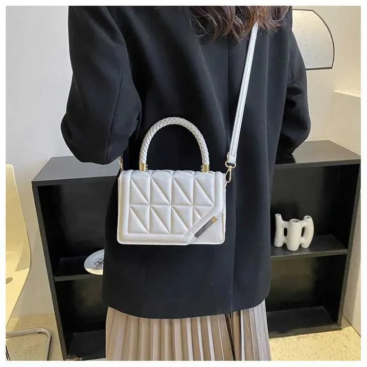 2024 neue Schulter PU-Leder quadratische Damenhandtasche Markendesigner kleine schwarze Umhängetasche Y241121_voghion.com