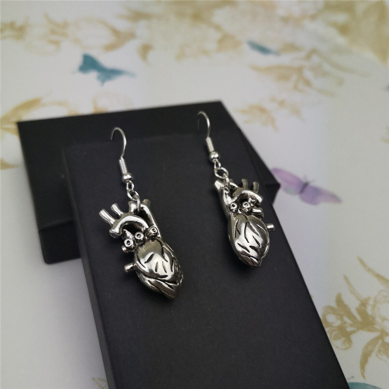 Anatomical heart vintage delicate earrings_voghion.com