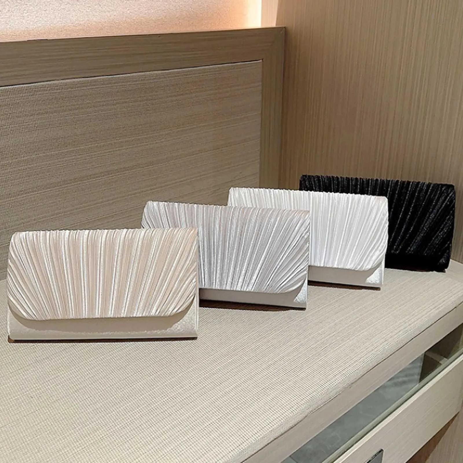 Pochette de soirée élégante en argent/noir/blanc pour mariage, portefeuille, sac à main de fête, sac à bandoulière à chaîne pour femme Y241019_voghion.com