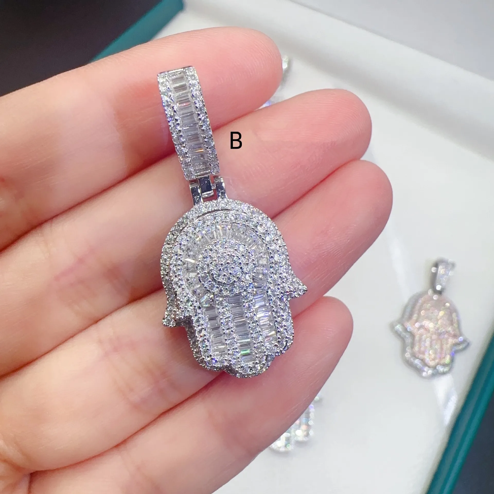 Joias de hip hop Srling Sier VVS Moissani Iced Out Hamsa Pingente de mão para homens Pass Dias Tesr com GRA_voghion.com