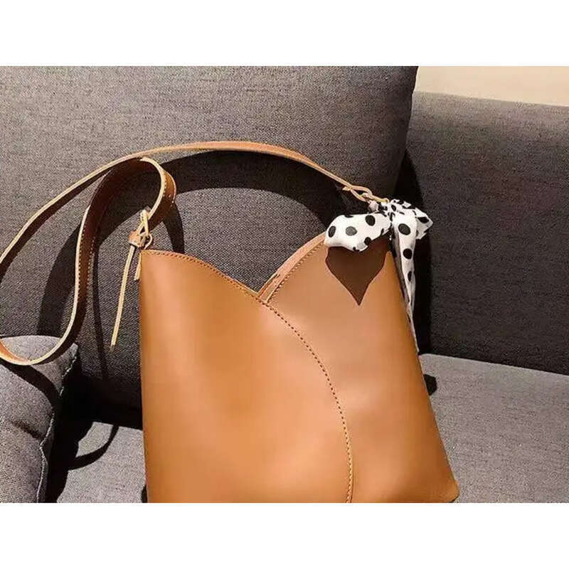 simple Leisure Shoulder Handbag, Large Capacity Ladies Handbag_voghion.com