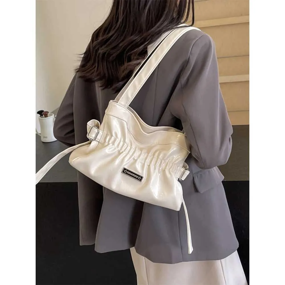 Borse da donna in pelle con manico, solide e morbide, con tasche larghe, capienza grande, versatili, da spalla, da donna, sottobraccio_voghion.com