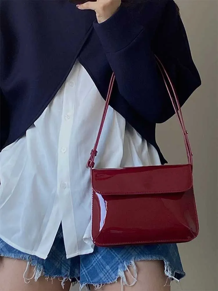 Weinrot PU Unterarm 2023 Neue Damen Vintage Lack Leder Glänzende Schnalle Einzelne Schulter Tasche Elegante Crossbody Ba241210_voghion.com