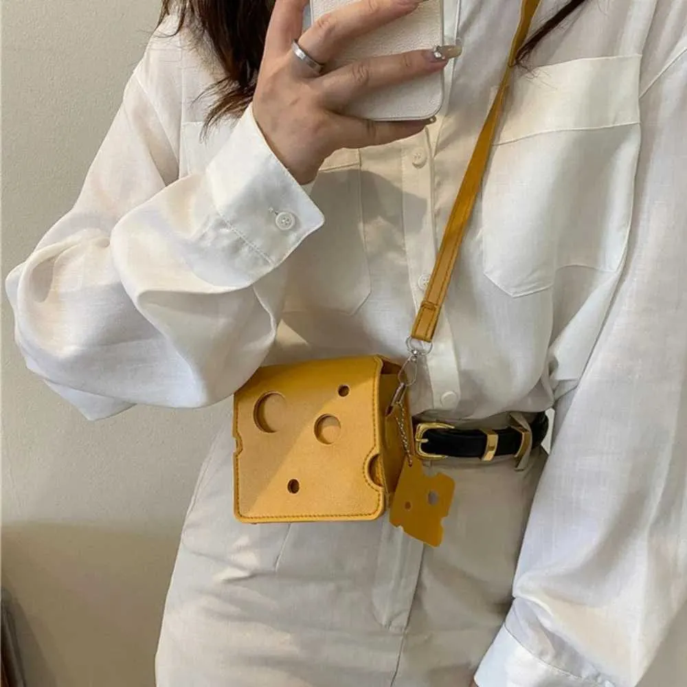 Damen Dreieckige und Quadratische Käseförmige Mini PU Ledertaschen Süße Kopfhörer Lippenstift Geldbörsen Handtaschen Umhängetasche_voghion.com
