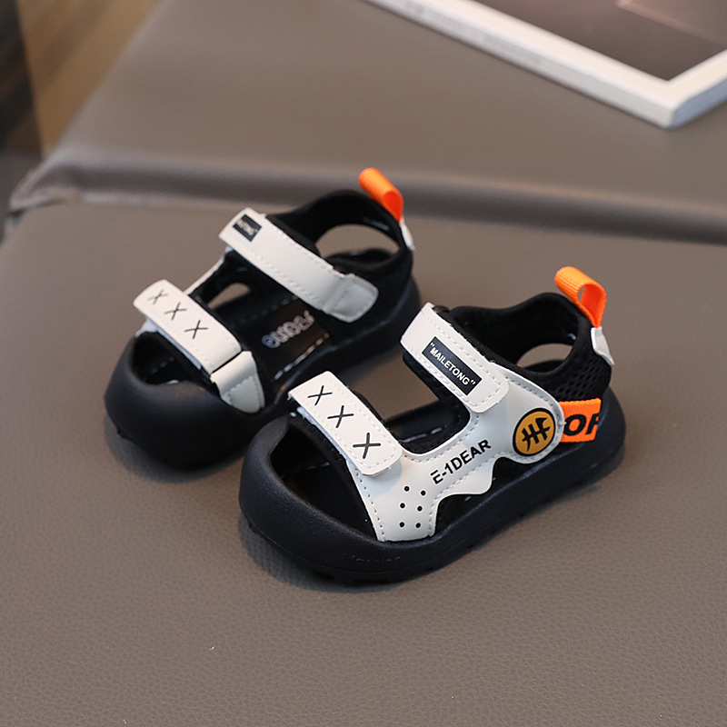 Cartoon Baotou 2023 Summer Boys' Walking Sandals 0-1-3 Year Old Soft Sole Female Baby Shoes 3_voghion.com