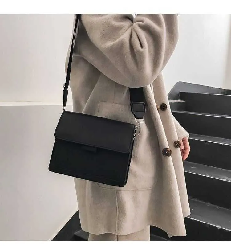 Ladies Messenger Solid Color 2023 New Trendy Wide Shoulder Strap Small Square Bag Retro Casual Simple Crossbody Ba241018_voghion.com