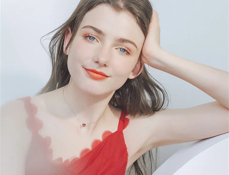 Collana con pendente cuore rosso elegante gioiello di tendenza_voghion.com