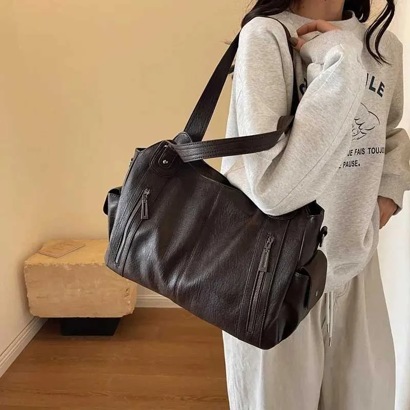 Stylish Women's Shoulder Bag And Handbag Set With Contrast Colour_voghion.com