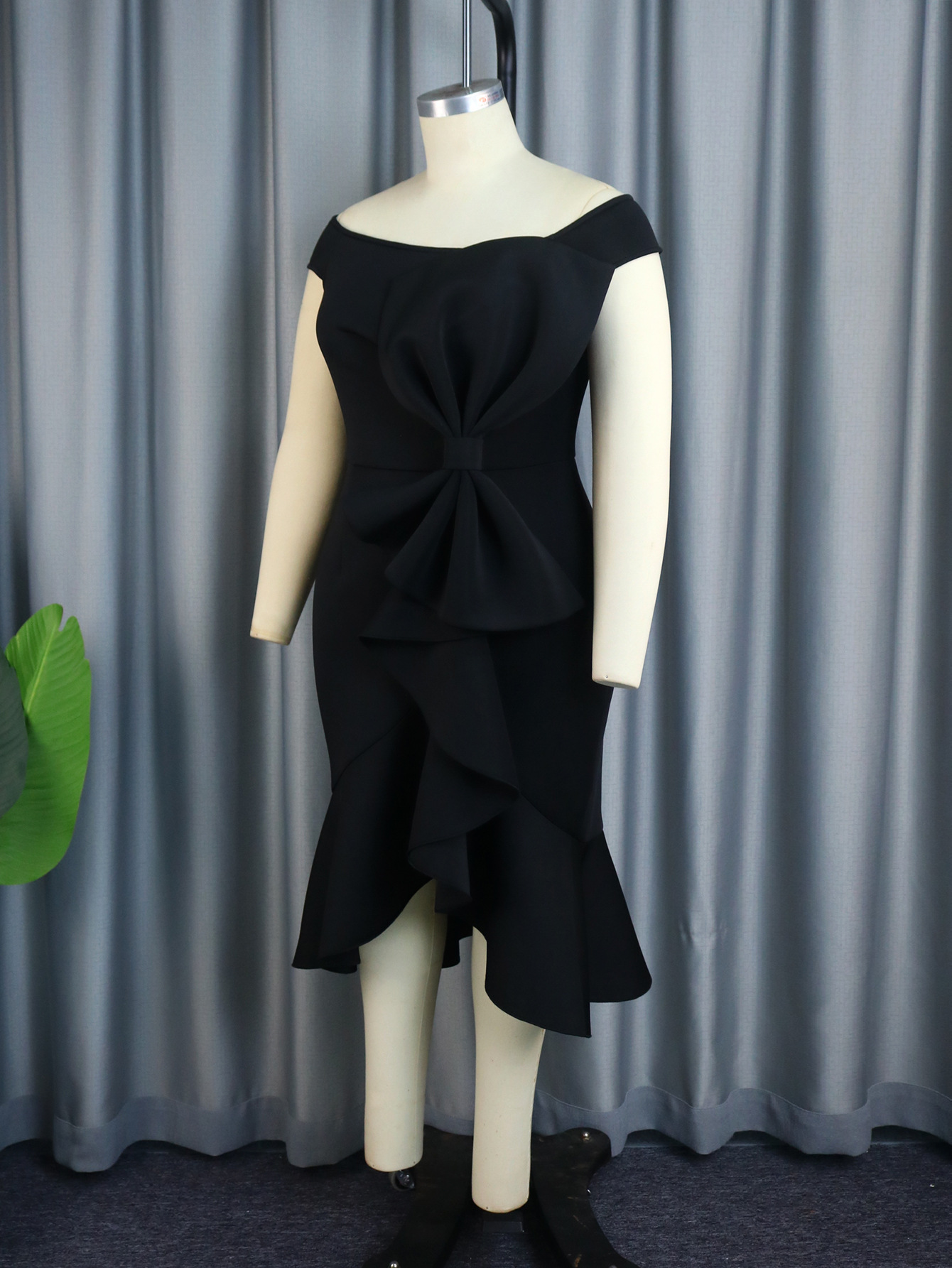 Robe licou avec col à épaules dénudées, robe de banquet sexy à bordure croisée_voghion.com