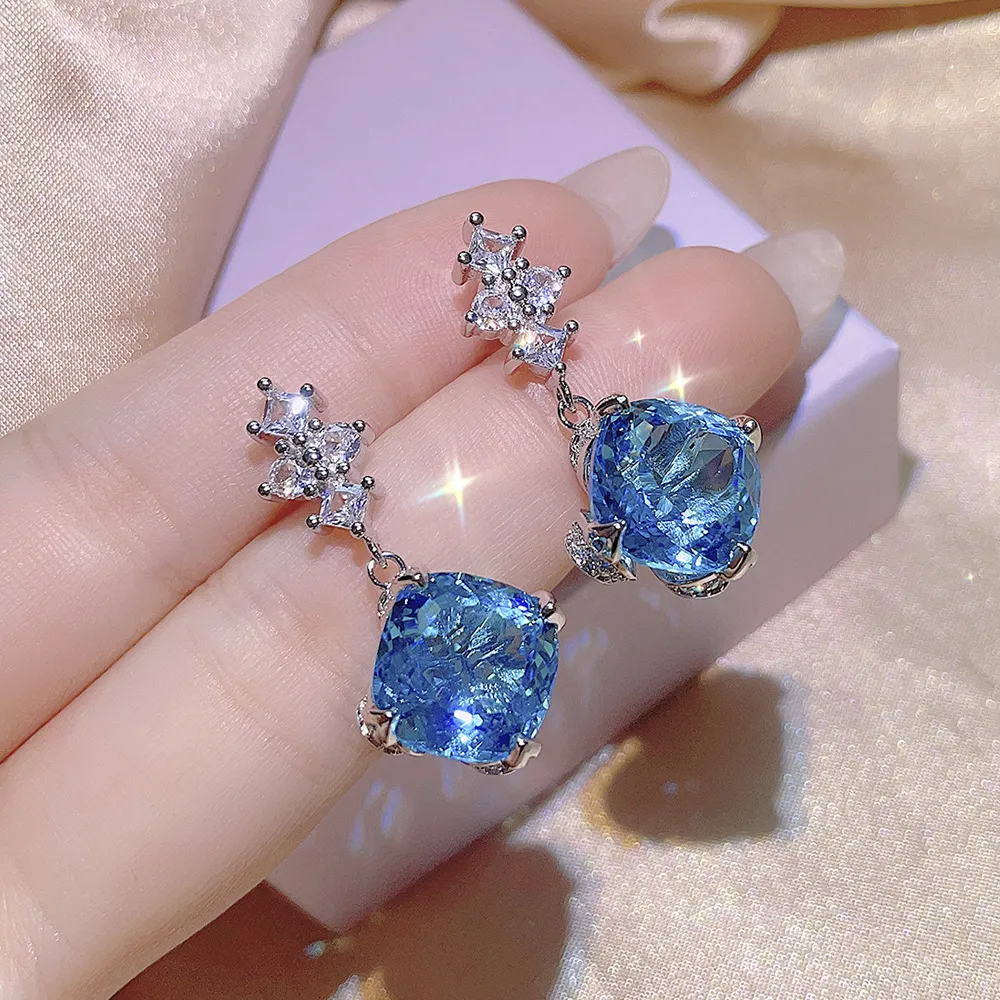 Orecchini e anelli con pietra di zircone blu CZ da 15 carati, alla moda e caldi, per donne, eleganti, classici e dolci, con ciondolo a forma di trifoglio._voghion.com