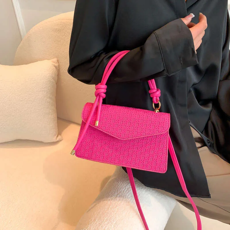 Crossbody Shoulder Handbag With Diamond Lattice Quilted Pattern_voghion.com