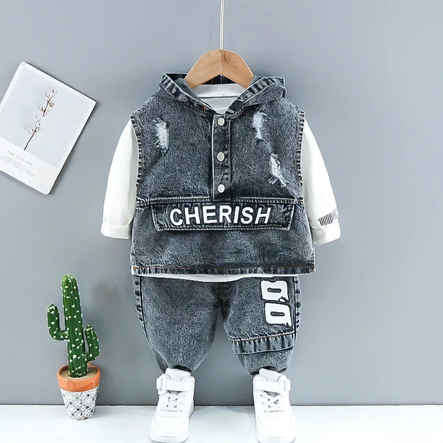 Ropa para bebé niño, moda de primavera y otoño, traje roto, chaqueta vaquera con letras, chaleco con capucha, camisa de fondo + pantalones, conjunto de 3 piezas_voghion.com