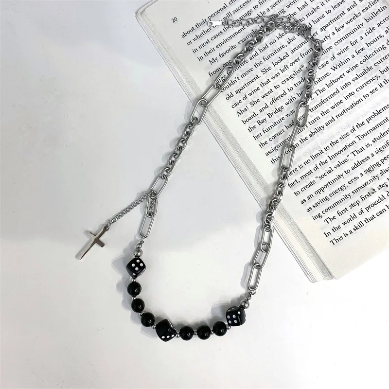 Colares com Pingente U-Magical Punk Assimetria Chunky Corrente Cruz Colar de Metal Para Mulheres Cubo Preto Dados Jóias com Contas_voghion.com