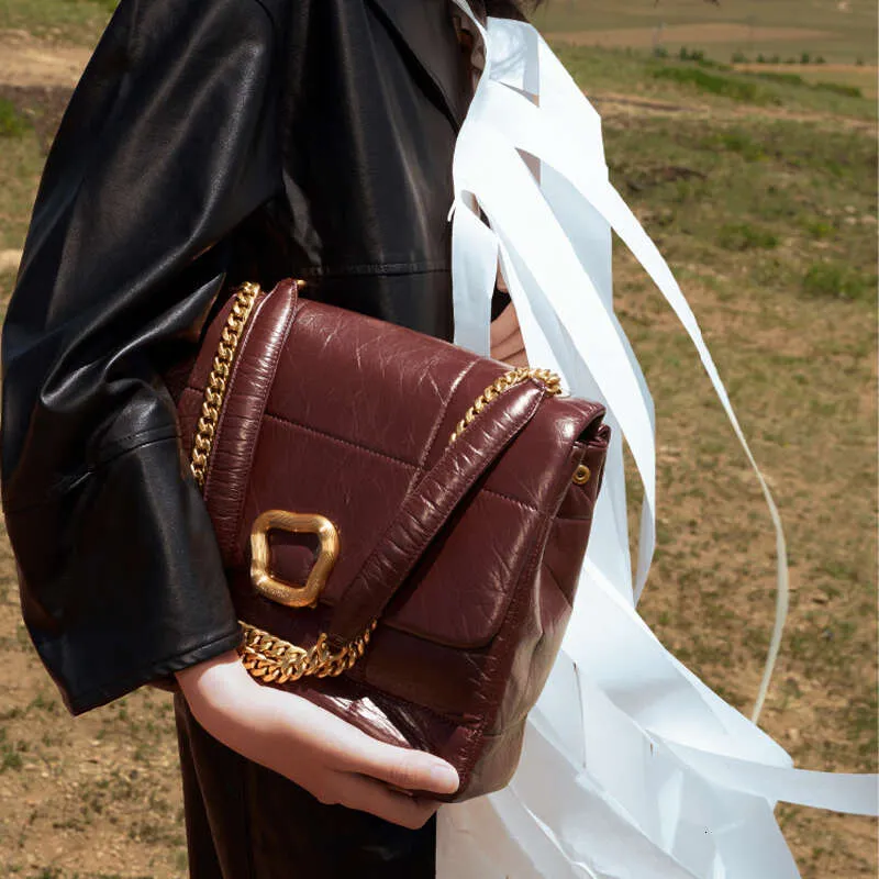 Aitoa nahkaa, kultasolki, olkalaukut, klassinen neliönmuotoinen naisten lähettilaukku, suuren kapasiteetin työmatkalaukku naisille_voghion.com