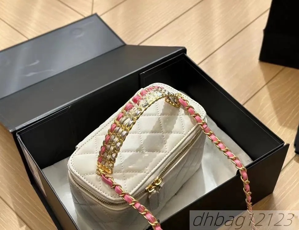 Color Weaving Hollow Letters Handle Women Designer Makeup Bag Lambskin Leather Metal Hardware Matelasse Chain Clutch_voghion.com