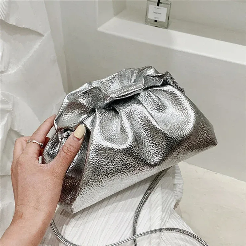 Pratica borsa a nuvola dorata per donna in pelle Hobos retrò a tracolla piccola con clip per telefono Bolsa 240807_voghion.com