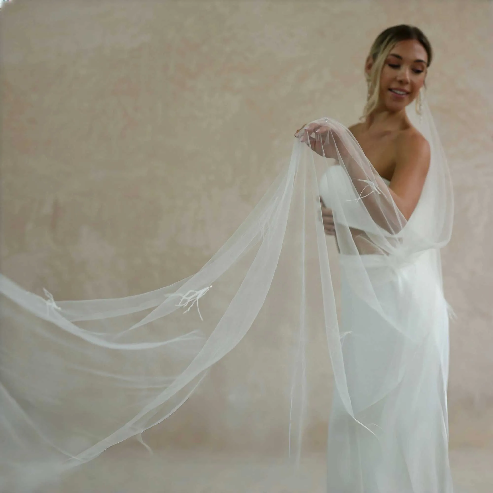 Gioielli per capelli, splendido velo da sposa a 1 strato, 3D, piume, perle, perline, morbido tulle con pettine, accessori per abito da sposa_voghion.com