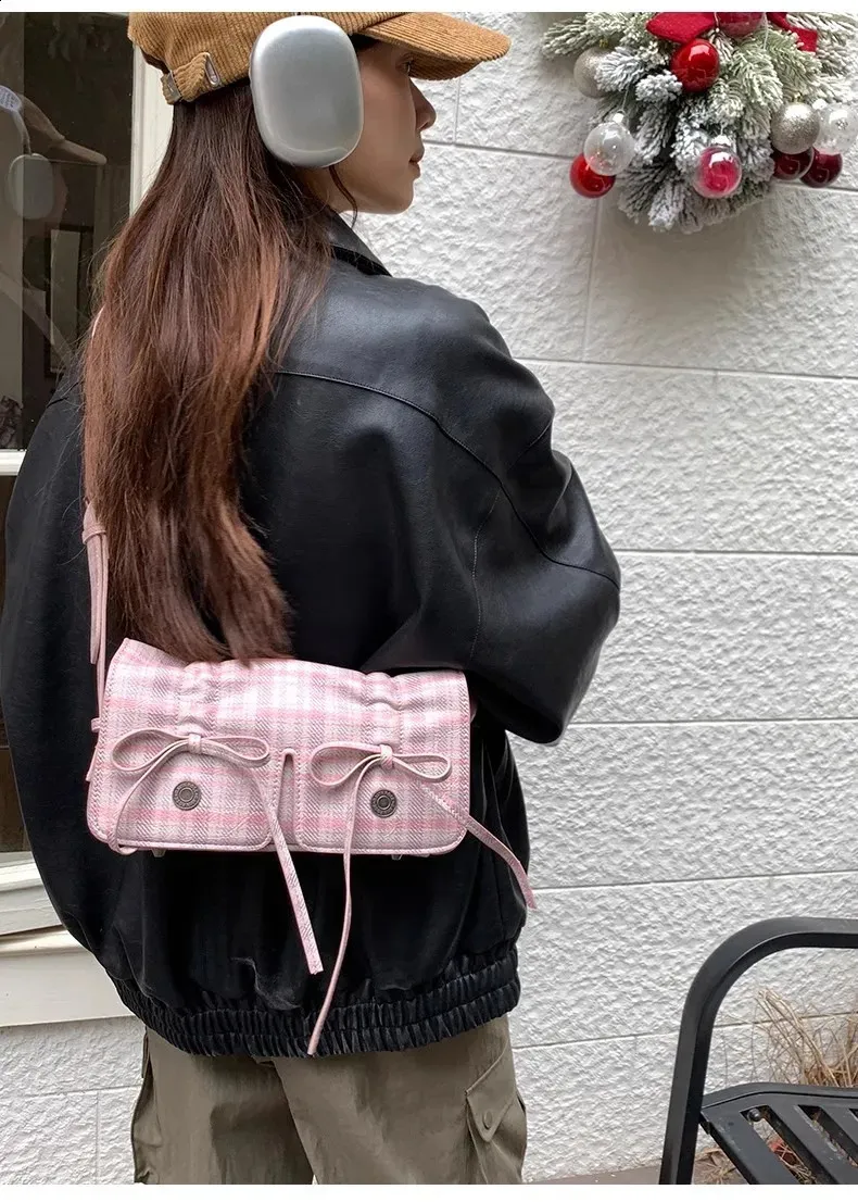 MBTI Plaid Pink Damen Schultertasche Plissee Lässig Süße Niedliche Mode Lederhandtasche Literarische Exquisite Achseltasche 240827_voghion.com