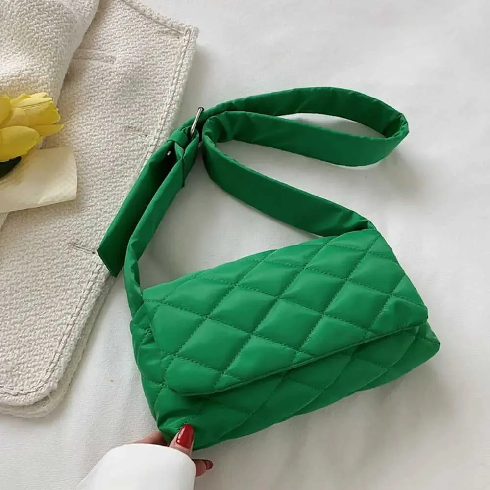 2023 Autunno Inverno Nuovo Sotto le ascelle per le donne Borse a tracolla imbottite in cotone scozzese Borse trapuntate alla moda Ragazze Casual_voghion.com