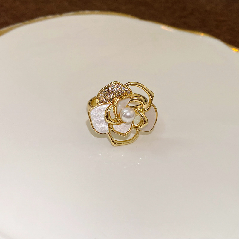 Real Gold Electroplated Zircon Heart Opening from South Korea Irregular Pearl Index Finger Ring Fashion and Elegant_voghion.com