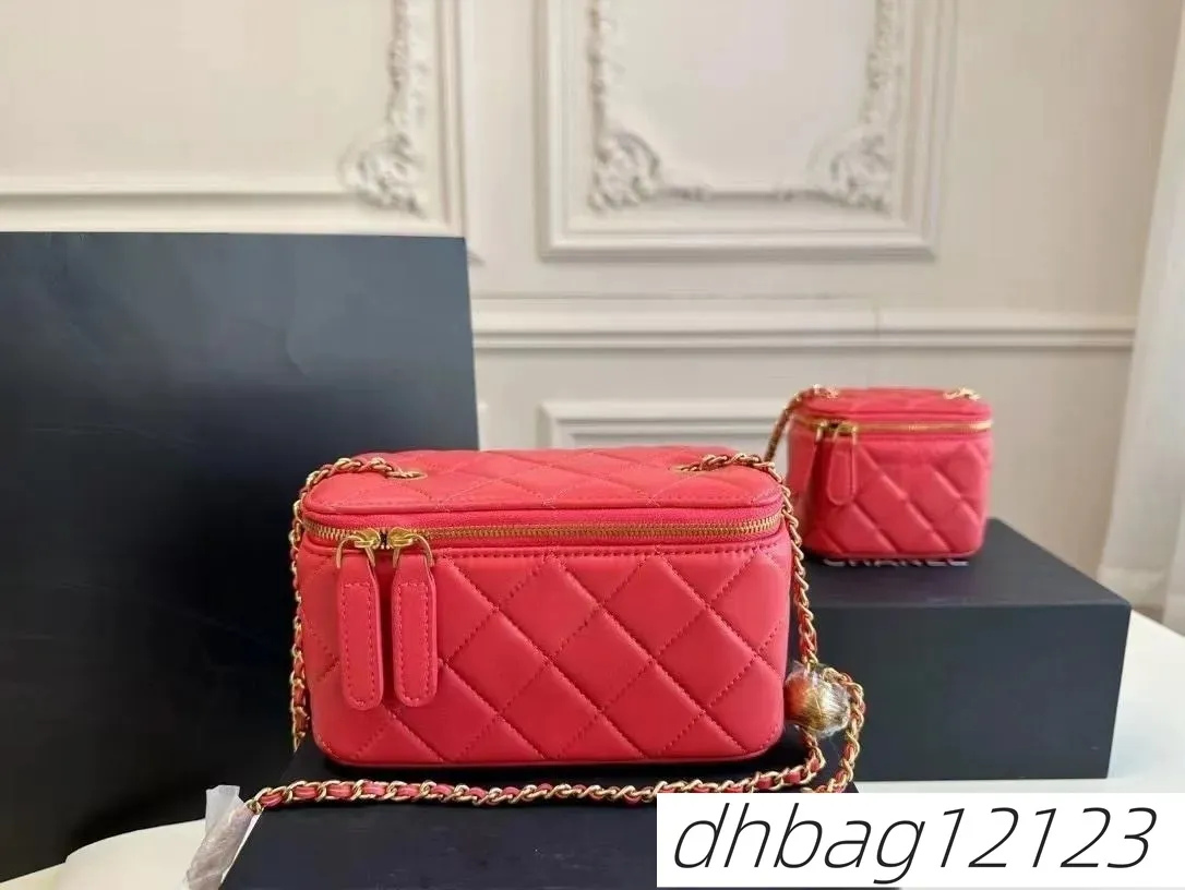 Caring Women Classic Shoulder Cosmetic Bag With Mirror Leather Caviar Quilted Versatile Gold Hardware Crossbody Designer_voghion.com