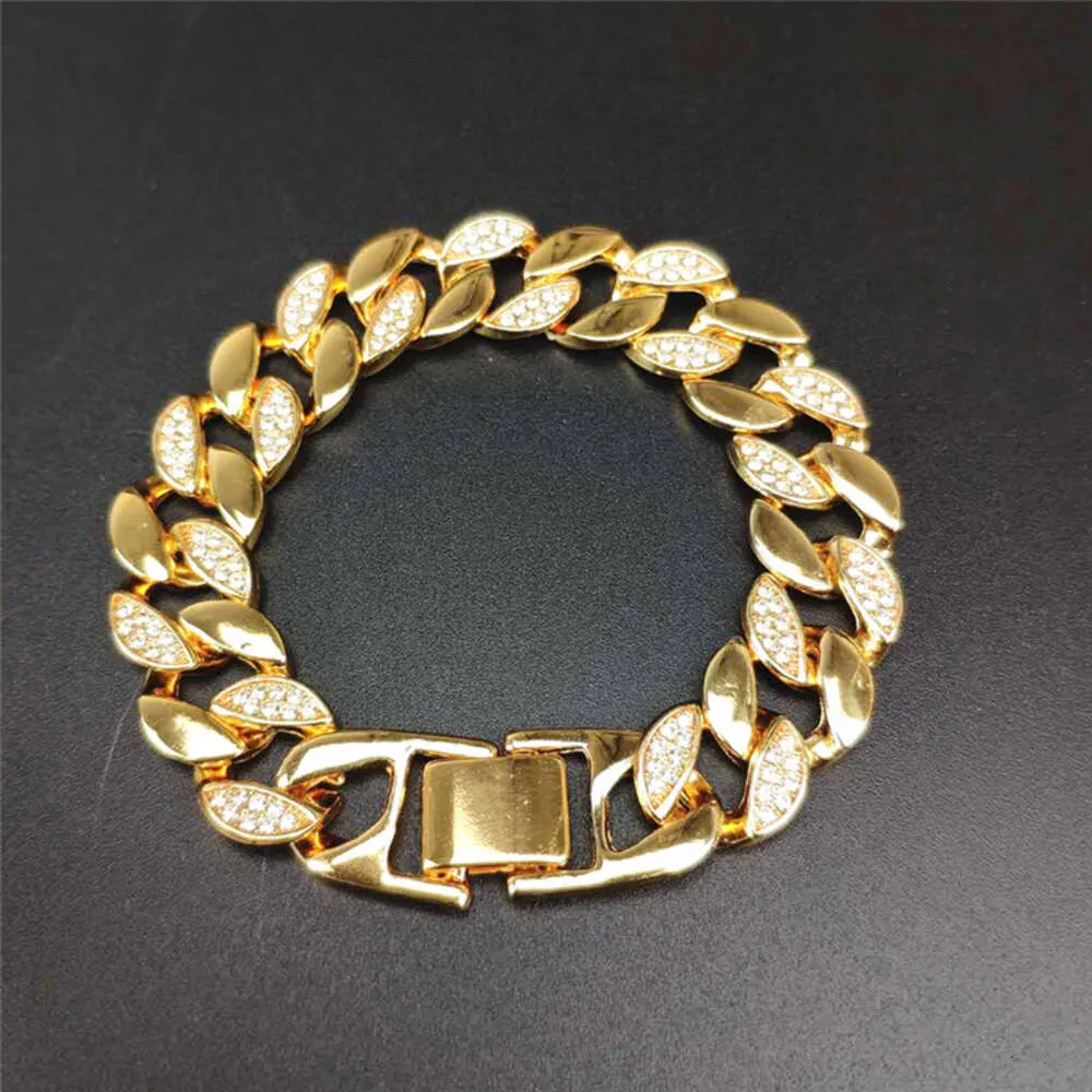 Hip Hop Spacing Super Flash Water Diamond Cuban Chain Dominant Bracelet Ornament_ipsvogv.com
