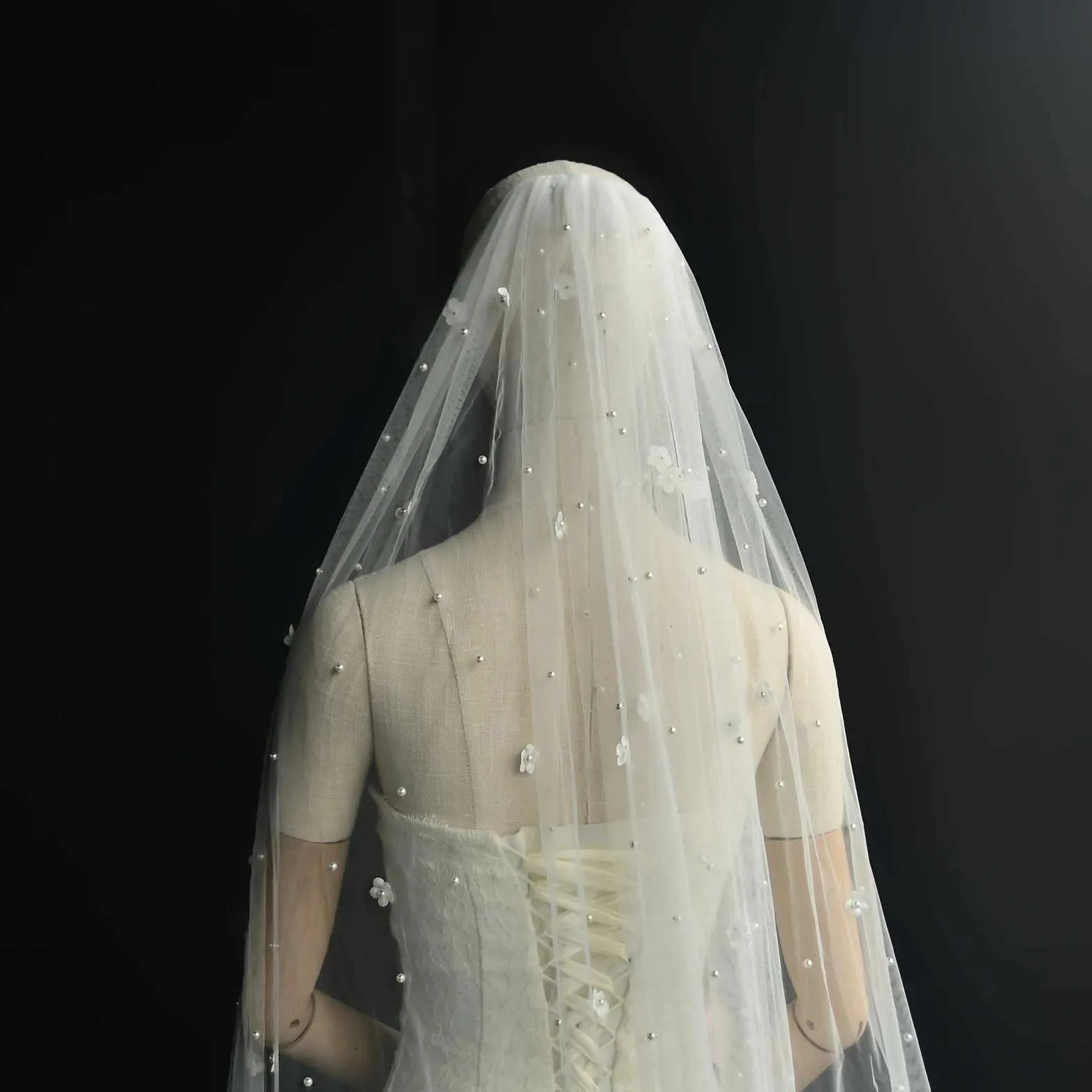 Haarschmuck 3D Blumen Brautschleier Perlen Schleier 1 Stufe Perlen Weicher Tüll Mit Kamm Lange Kathedrale Hochzeitszubehör_voghion.com