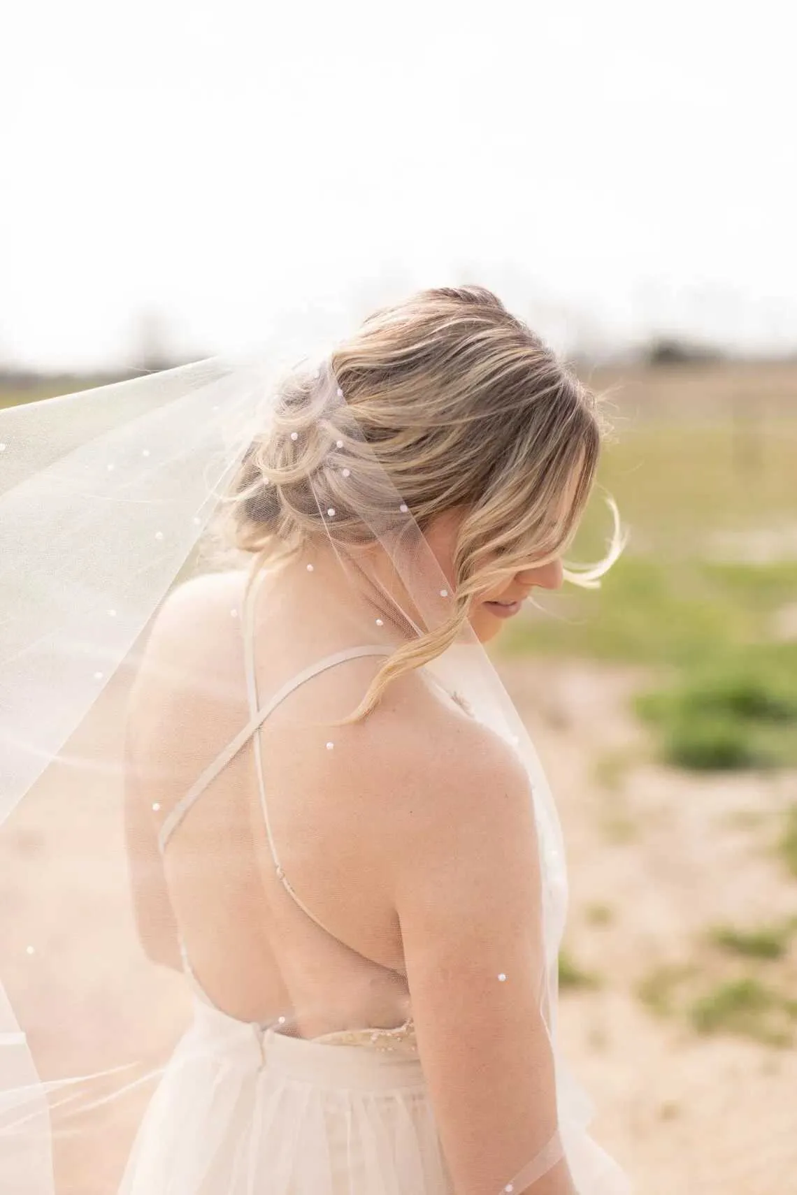 Velo da sposa con applicazioni in pizzo gioiello Hai con perle 2022 Nuovo copricapo in tulle tagliato Eage Bide Accessori Bidal_voghion.com