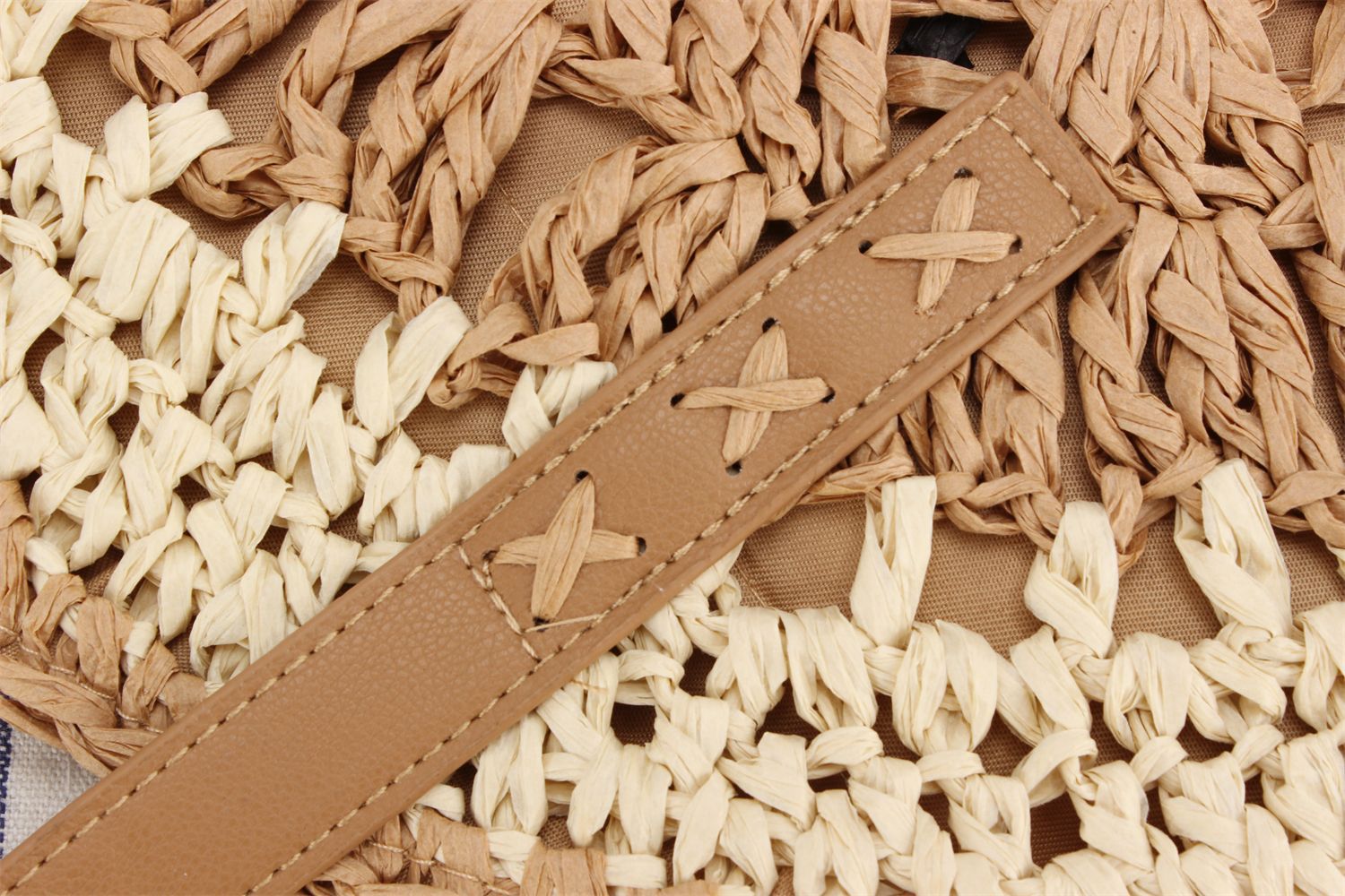 Simple round one-shoulder straw bag hollow hand-woven bag seaside beach fashion women's bag_voghion.com