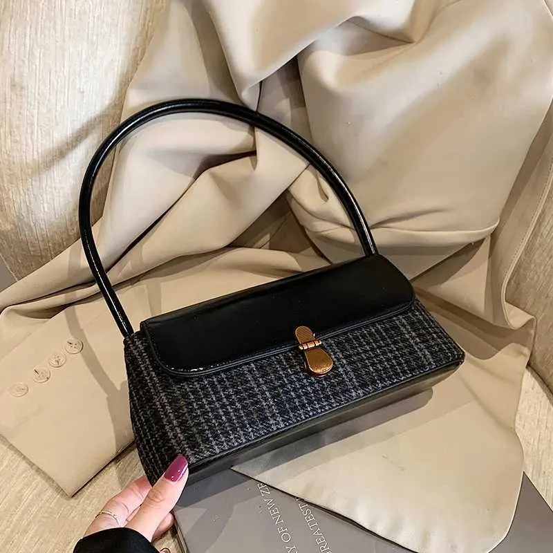 Shoulder Bag England Style Large Pu Flap Bag For Women Commute_voghion.com