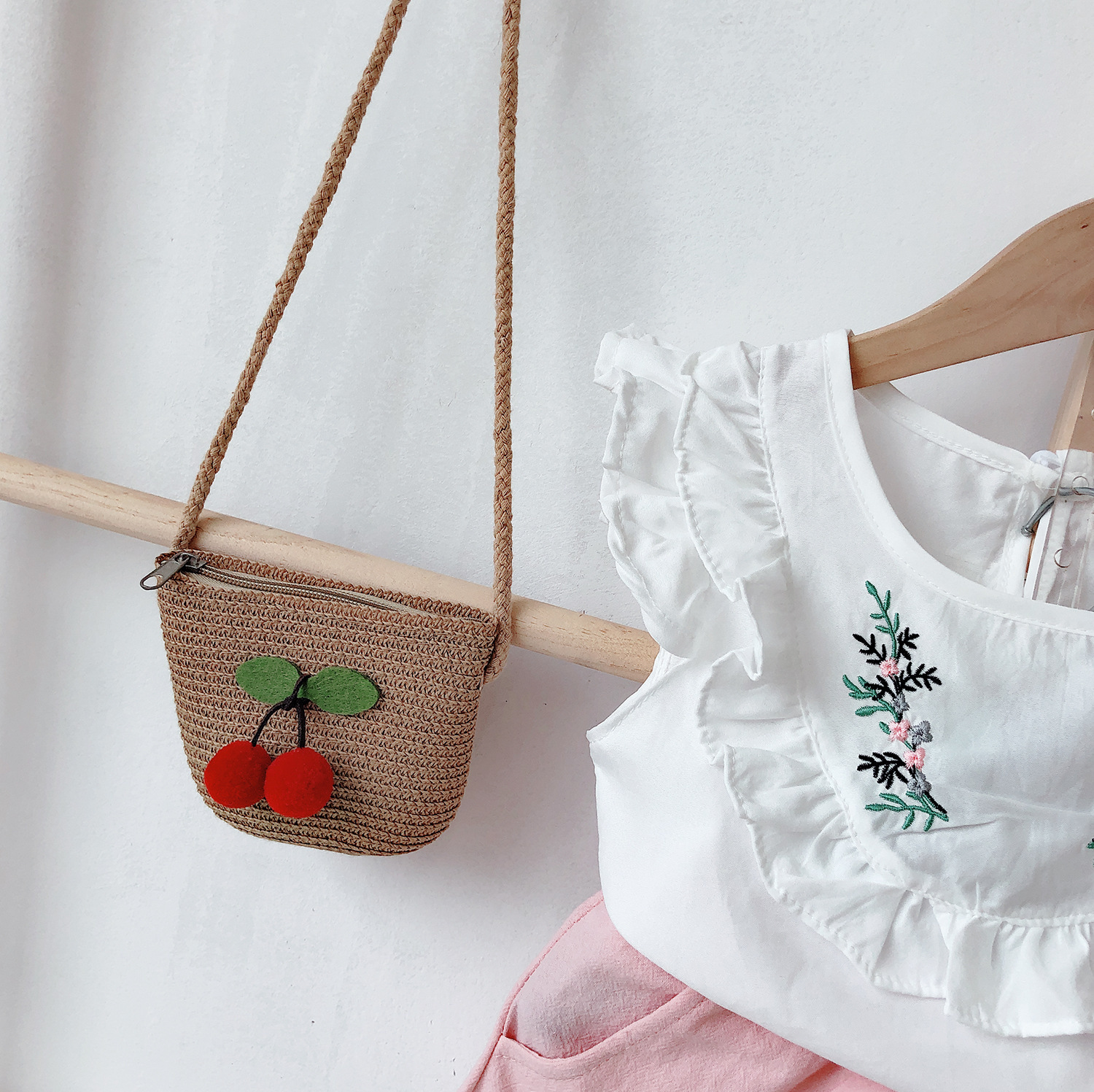 Camicia a fiori ricamati per ragazze nuove per mamma e bambini + set di pantaloncini Camicia per bambola con bordo in legno per bambini Set di due pezzi_voghion.com
